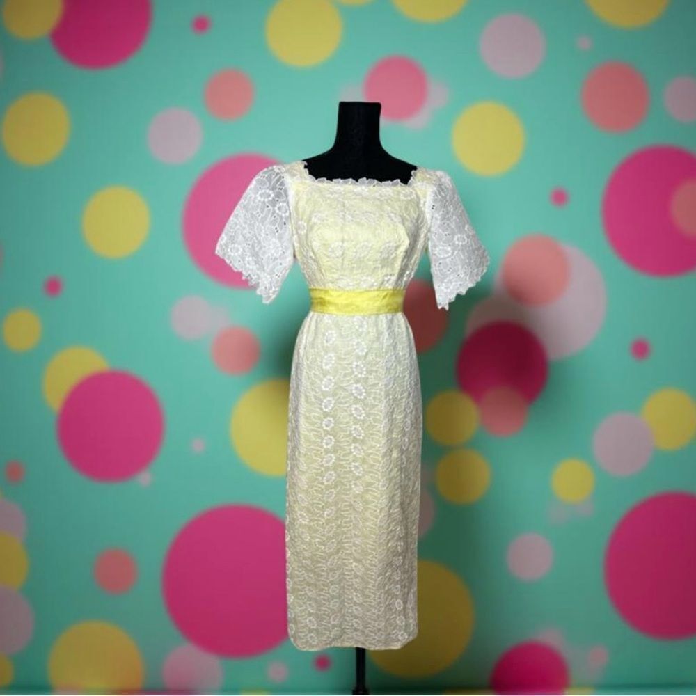 Vintage 60’s 70’s Maxi Lace Eyelet & Yellow Formal Dress Size Small